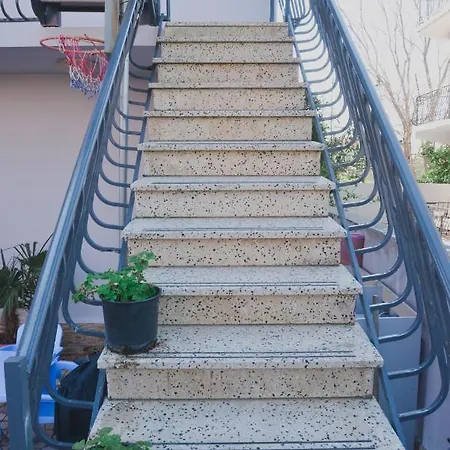 Vila Memcaj 23 מלון 3*
