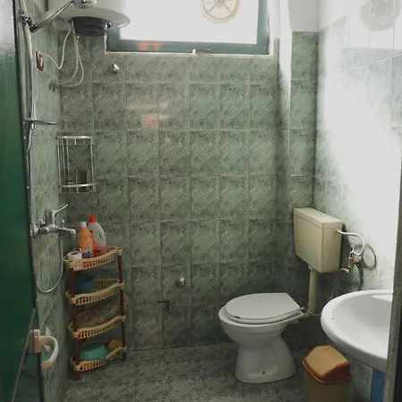 Vila Memcaj 23 מלון 3*