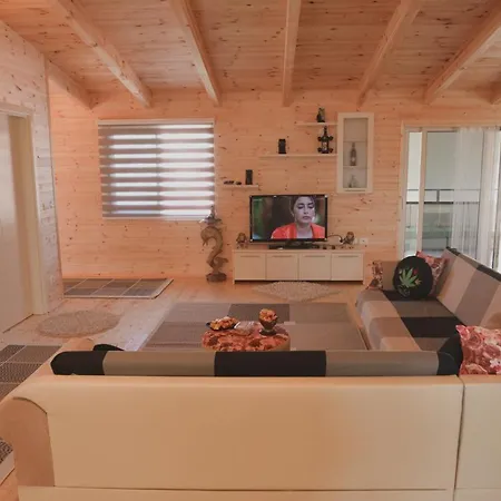 Vila Memcaj 23 Velipojë