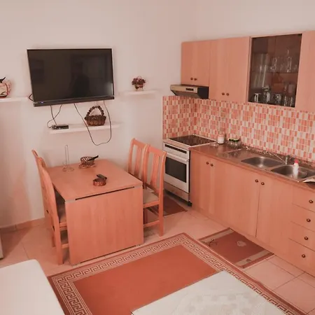 מלון Vila Memcaj 23 Velipojë